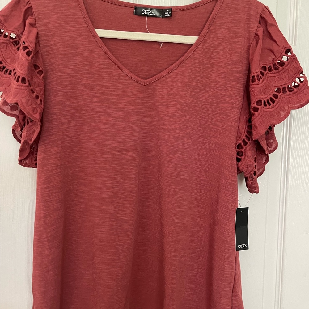 Flutter sleeve top